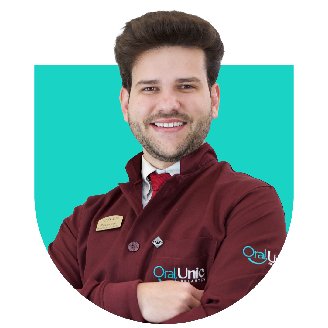 Ícaro de Carvalho, cirurgião-dentista